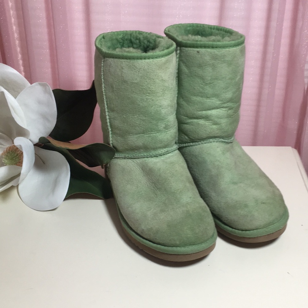 UGG classic short boots green 7